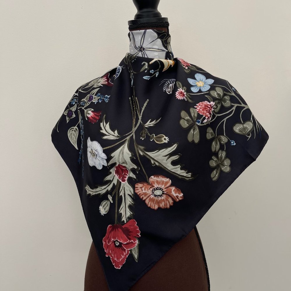 New Gucci Kris Knight Floral Print Silk Scarf with Gucci Gift Box - Picture 3 of 16